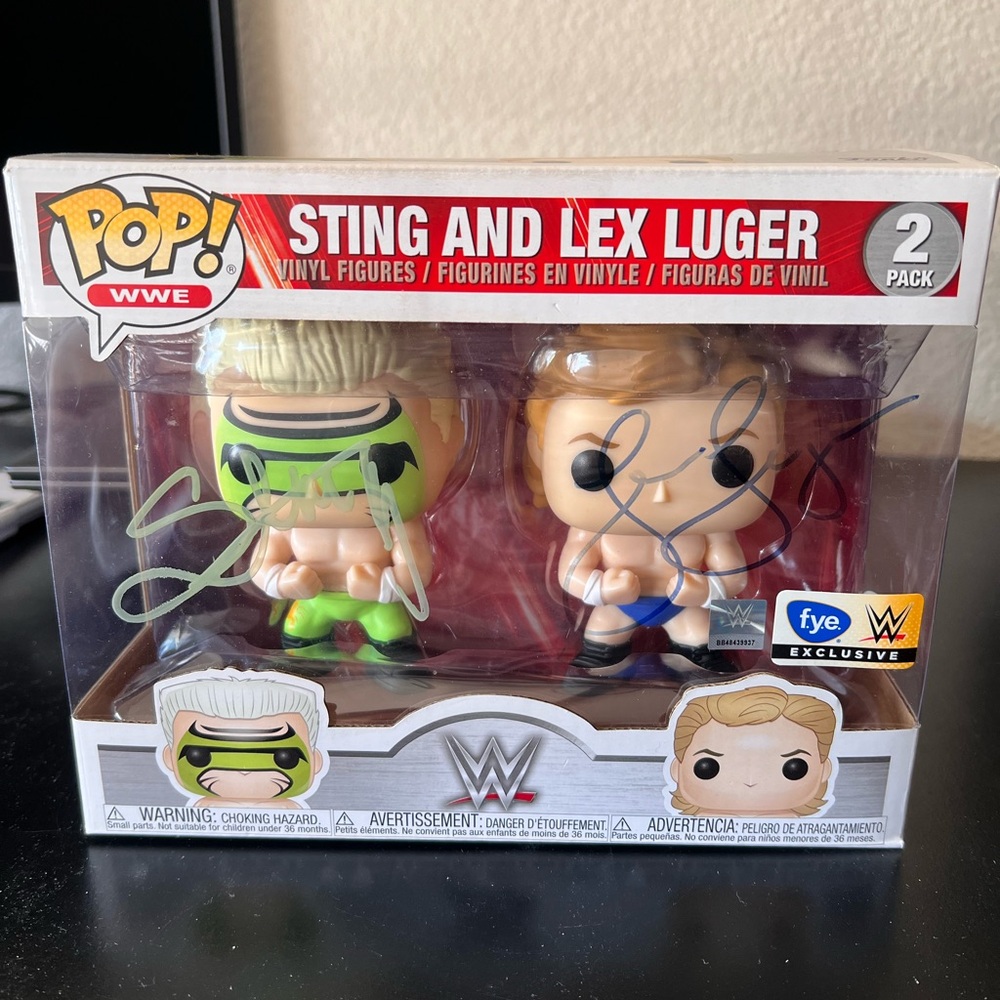 Funko pop WWE Sting and Lex Luger 2 pack f.y.e. Exclusive - AUTOGRAPHED
